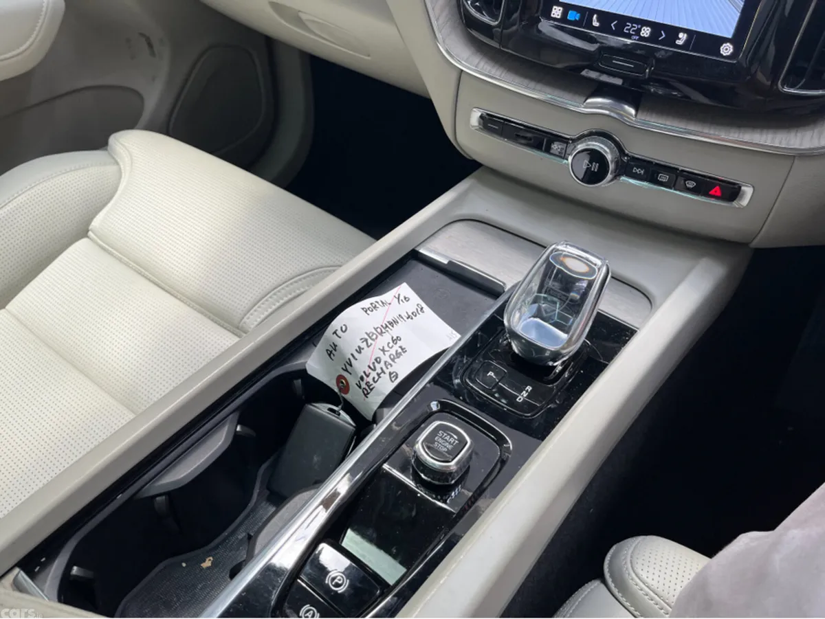 Volvo XC60 SUV, Petrol Hybrid, 2021, White