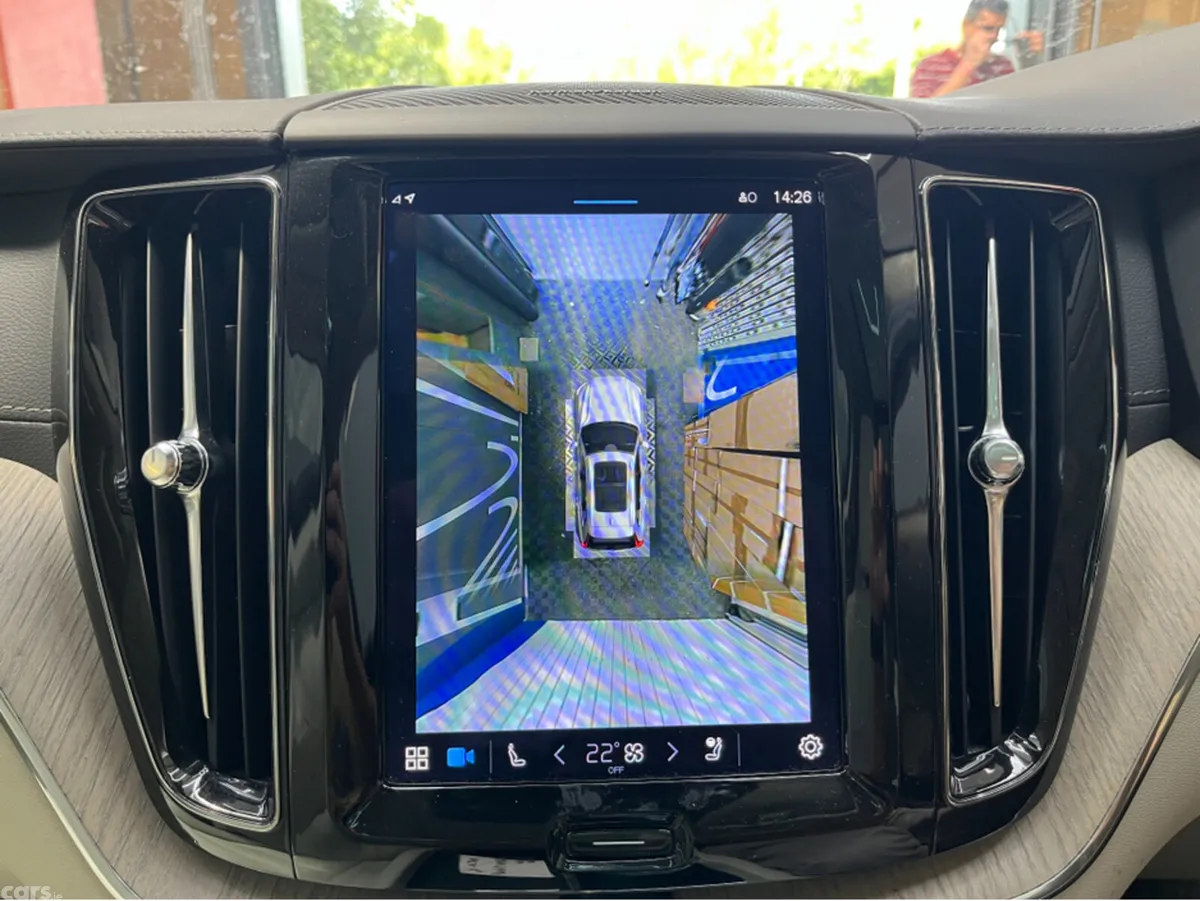 Volvo XC60 SUV, Petrol Hybrid, 2021, White