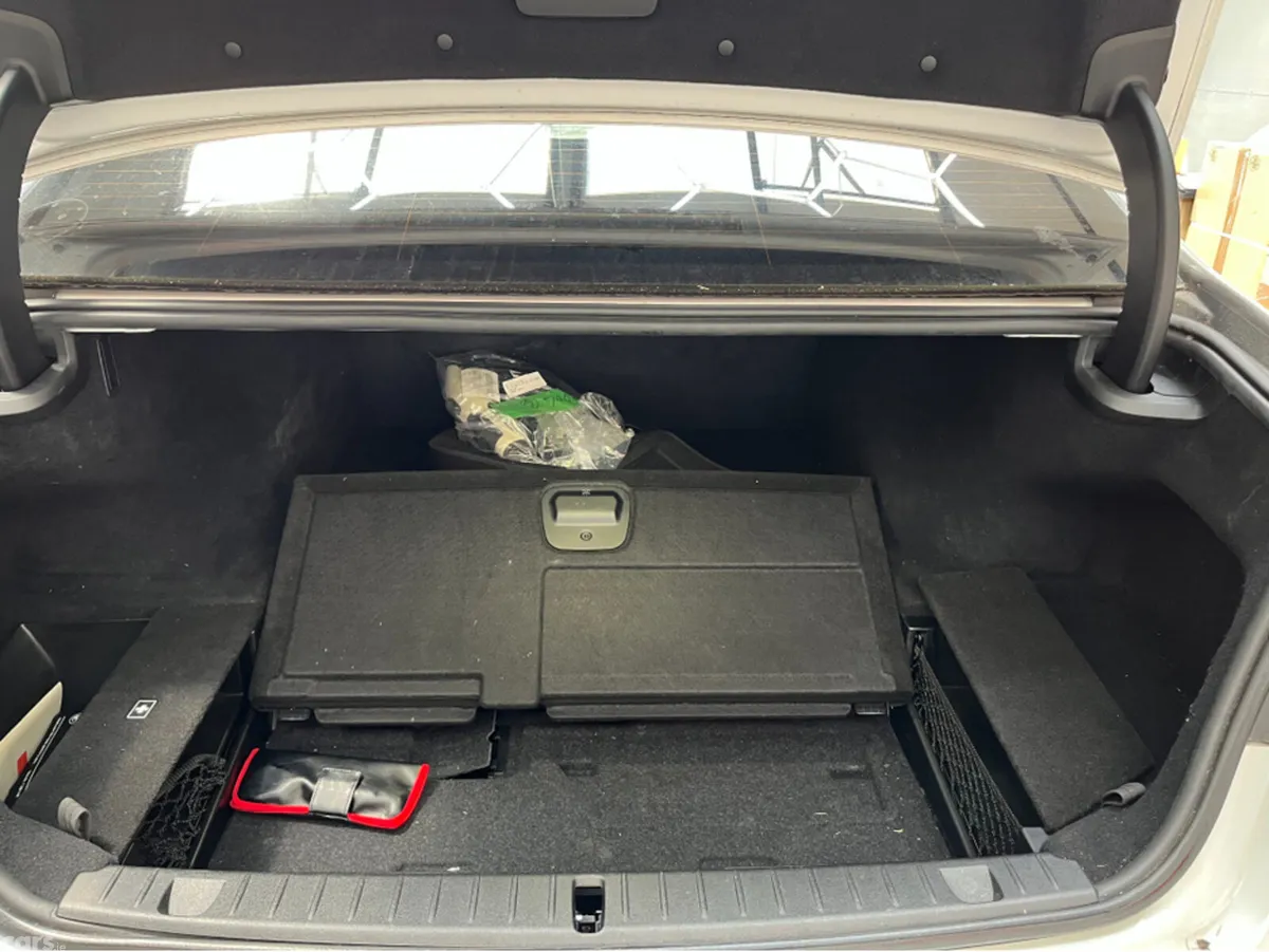BMW 7-Series Saloon, Petrol Plug-in Hybrid, 2016, White