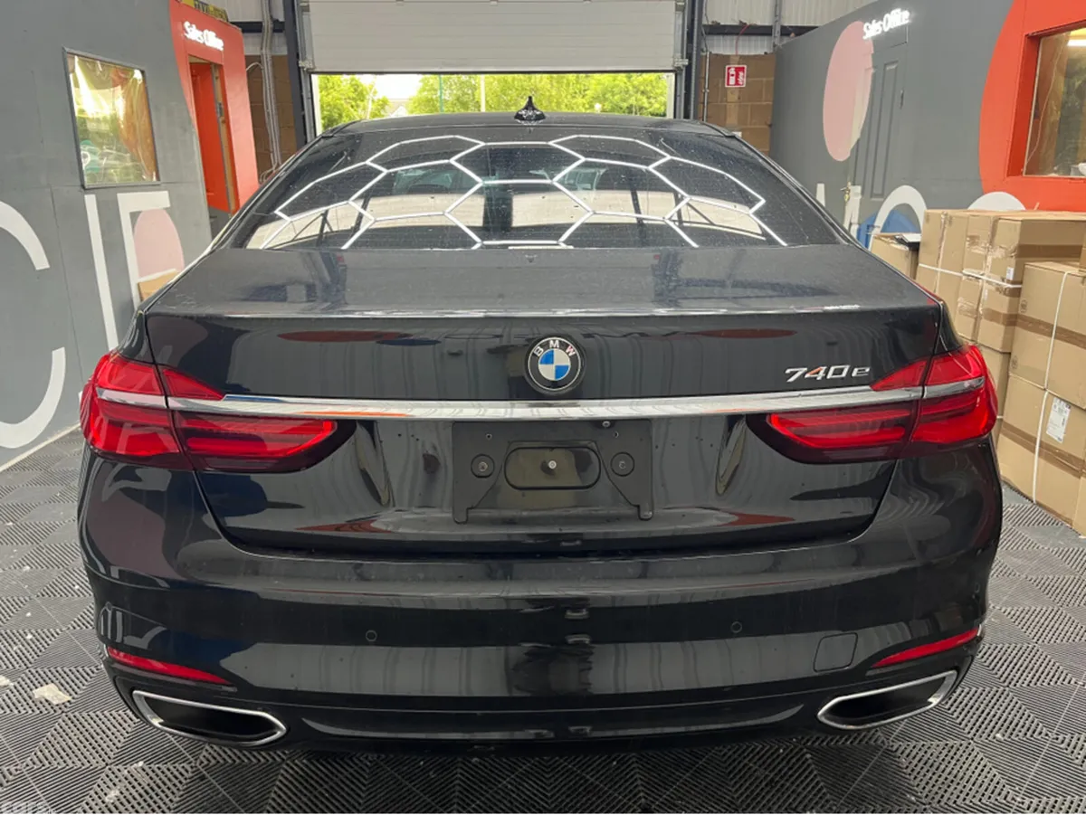 BMW 7-Series Saloon, Petrol Plug-in Hybrid, 2017, Black