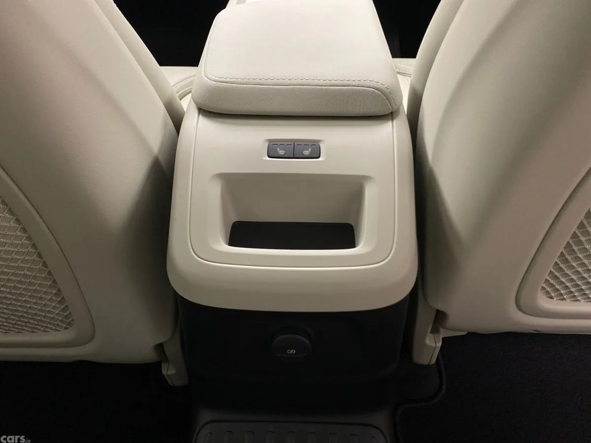 Volvo XC60 SUV, Petrol Plug-in Hybrid, 2026, Blue