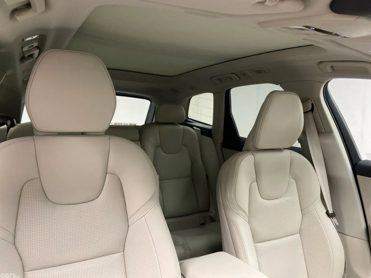 Volvo XC60 SUV, Petrol Plug-in Hybrid, 2026, Blue