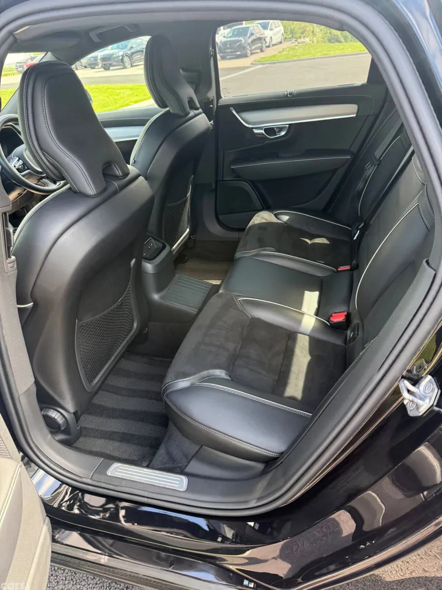 Volvo S90 Saloon, Petrol Hybrid, 2021, Black