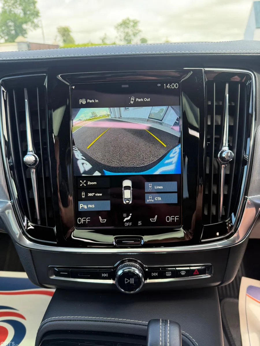 Volvo S90 Saloon, Petrol Hybrid, 2021, Black