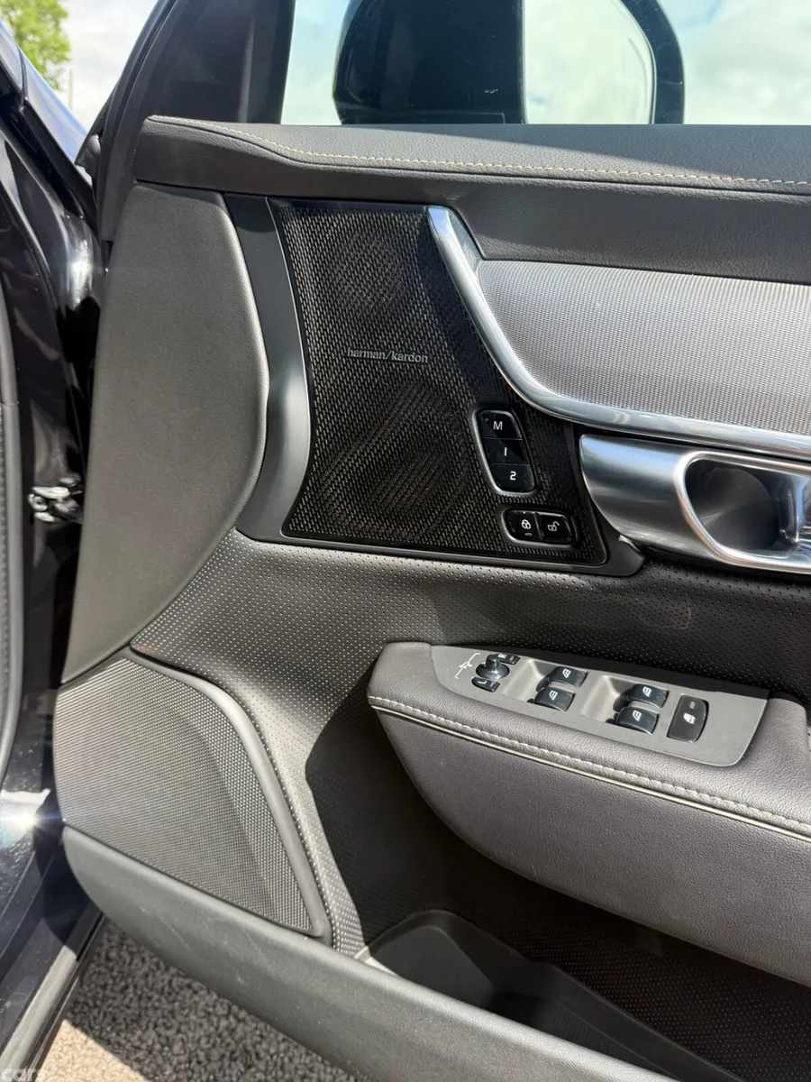Volvo S90 Saloon, Petrol Hybrid, 2021, Black