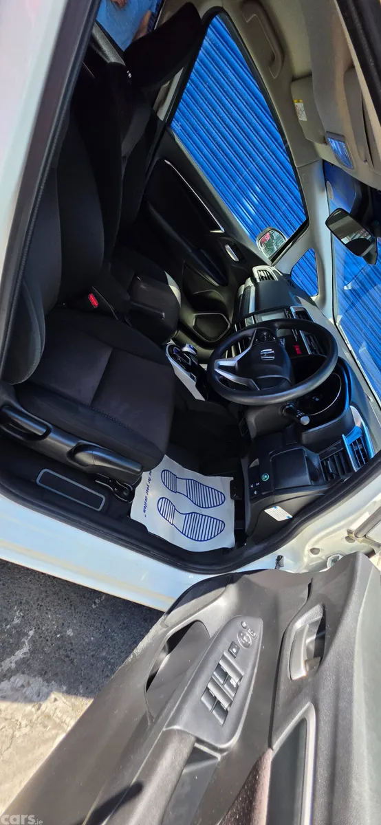 Honda Fit Hatchback, Petrol Hybrid, 2014, White