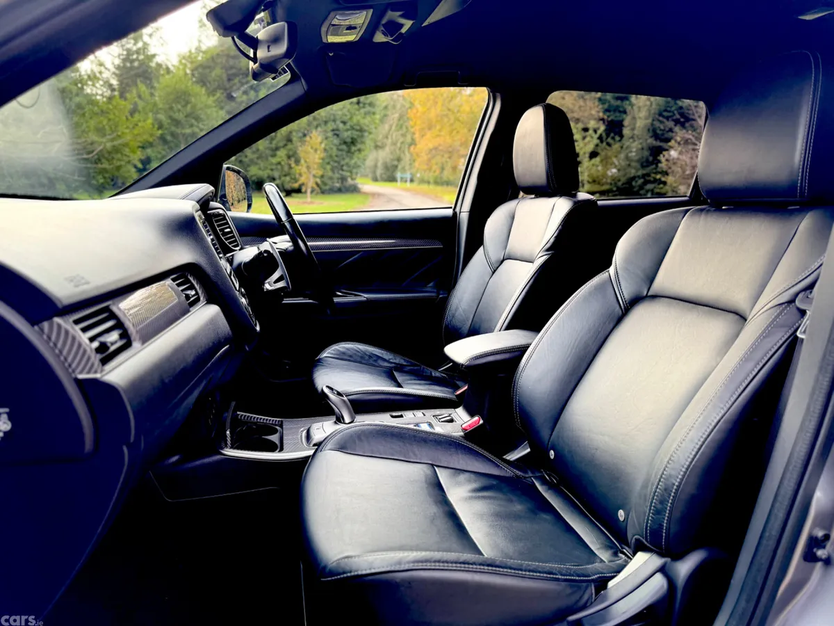 Mitsubishi Outlander SUV, Petrol Plug-in Hybrid, 2019, Grey