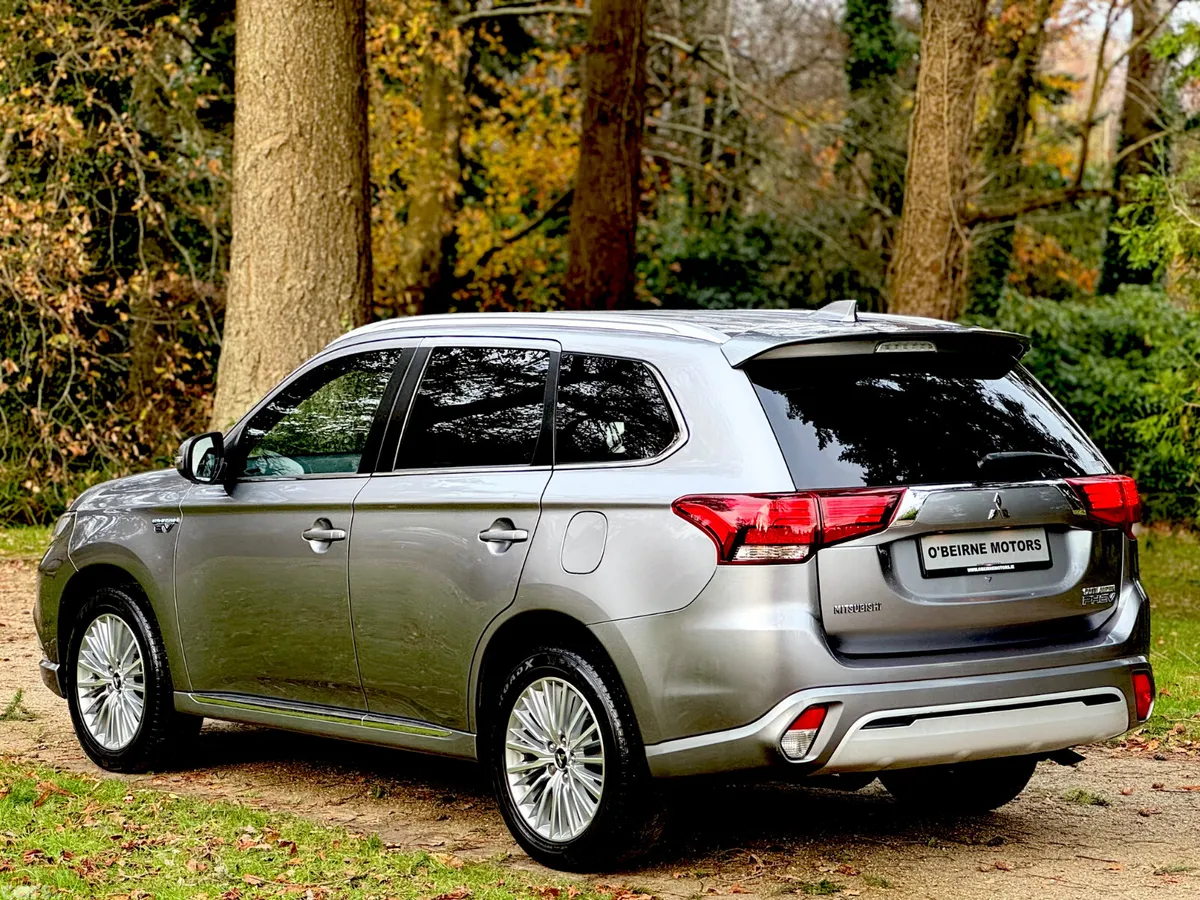 Mitsubishi Outlander SUV, Petrol Plug-in Hybrid, 2019, Grey