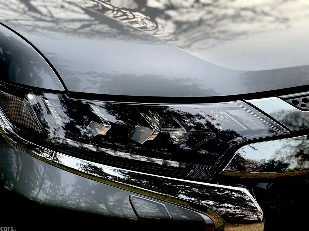Mitsubishi Outlander SUV, Petrol Plug-in Hybrid, 2019, Grey