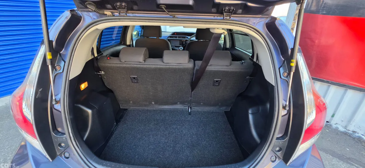 Toyota Aqua Hatchback, Petrol Hybrid, 2015, Blue