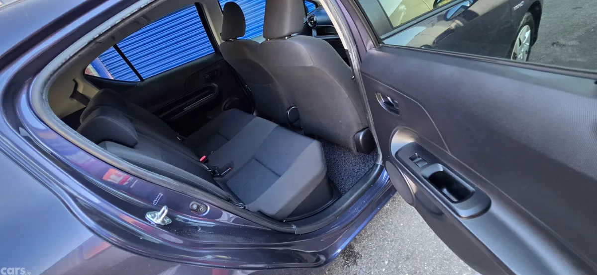 Toyota Aqua Hatchback, Petrol Hybrid, 2015, Blue