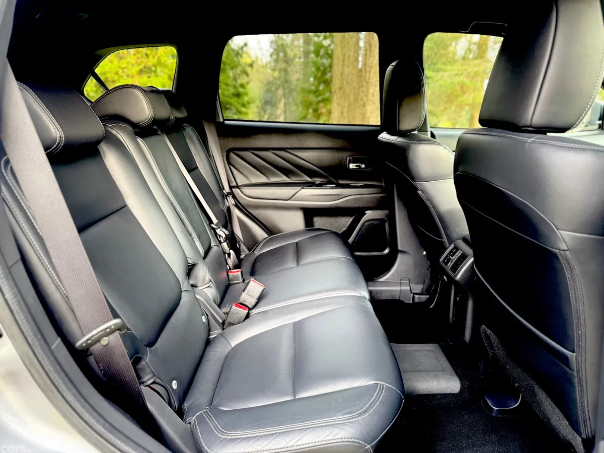 Mitsubishi Outlander SUV, Petrol Plug-in Hybrid, 2019, Grey