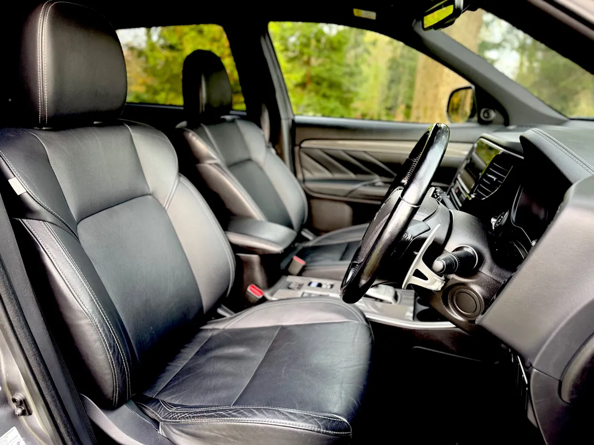 Mitsubishi Outlander SUV, Petrol Plug-in Hybrid, 2019, Grey