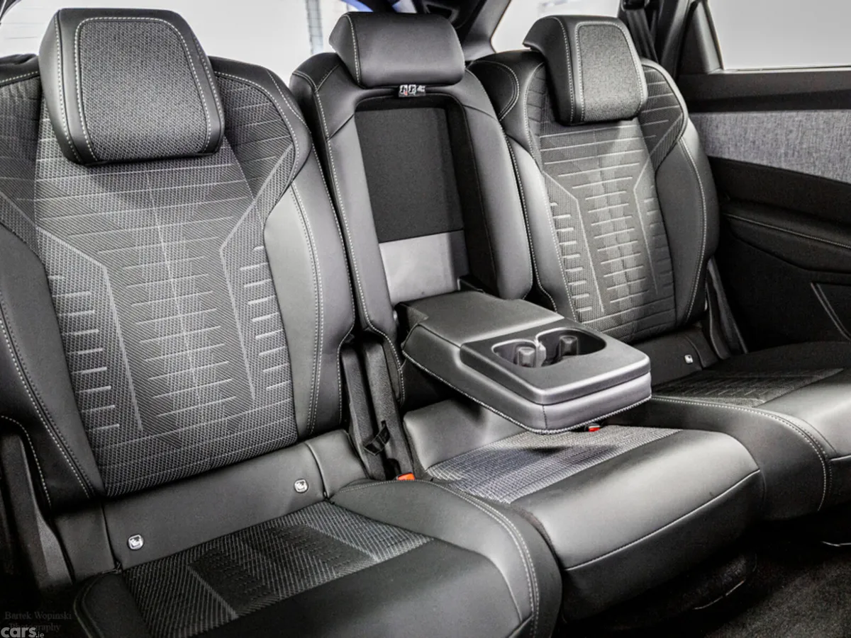 Peugeot 5008 SUV, Petrol Hybrid, 2025, White