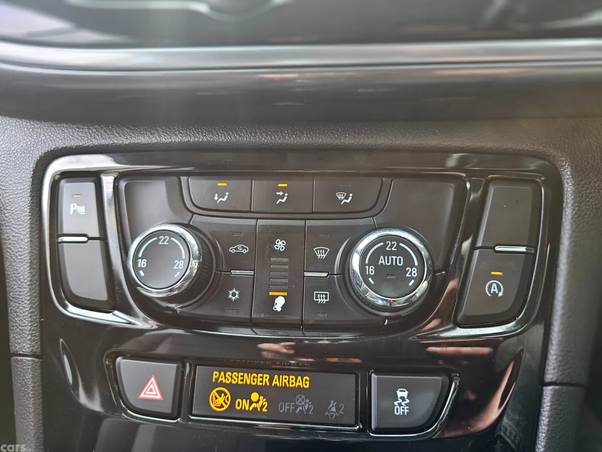 Opel Mokka SUV, Diesel, 2017, White