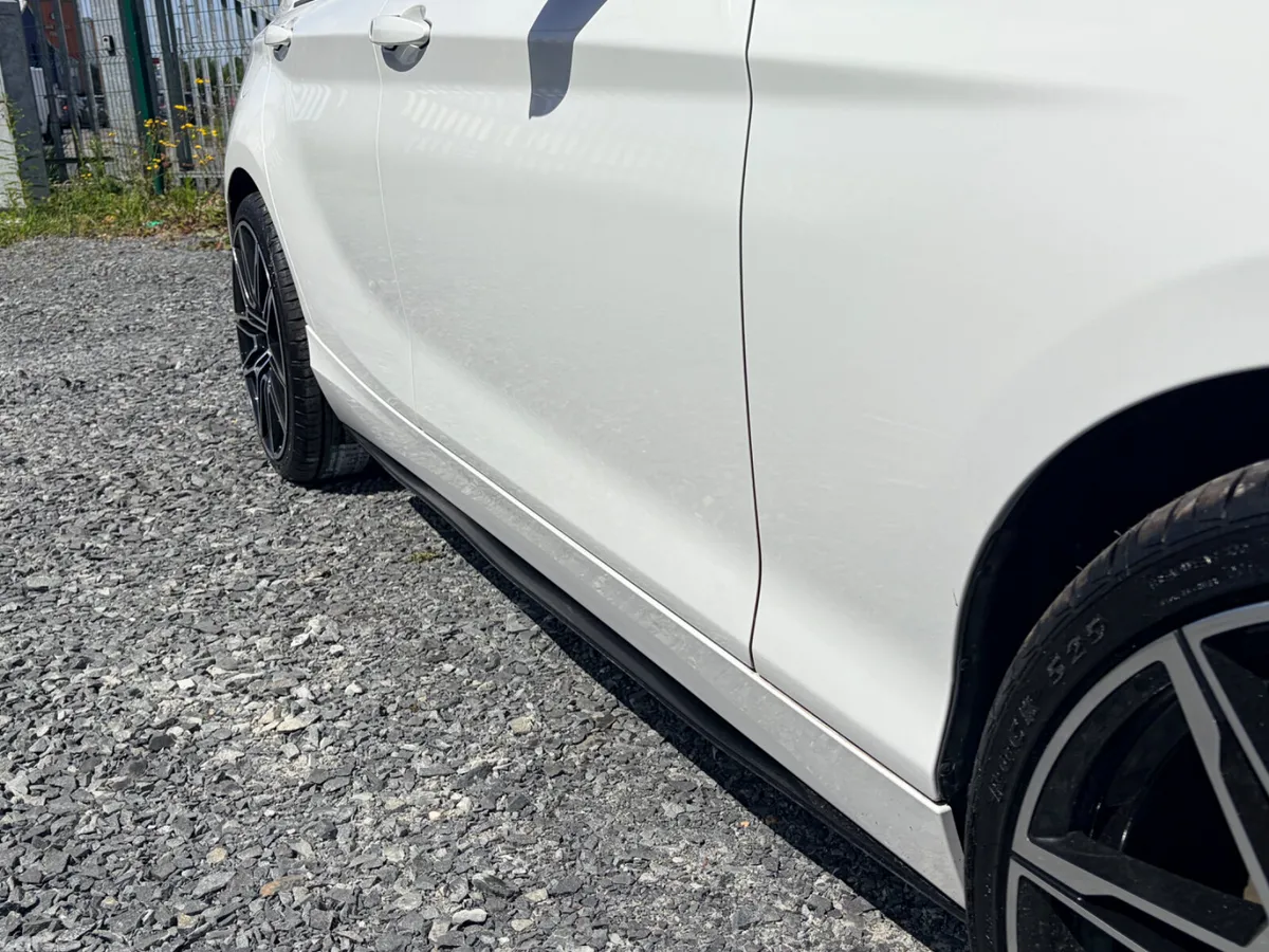 BMW 1-Series Hatchback, Petrol, 2017, White