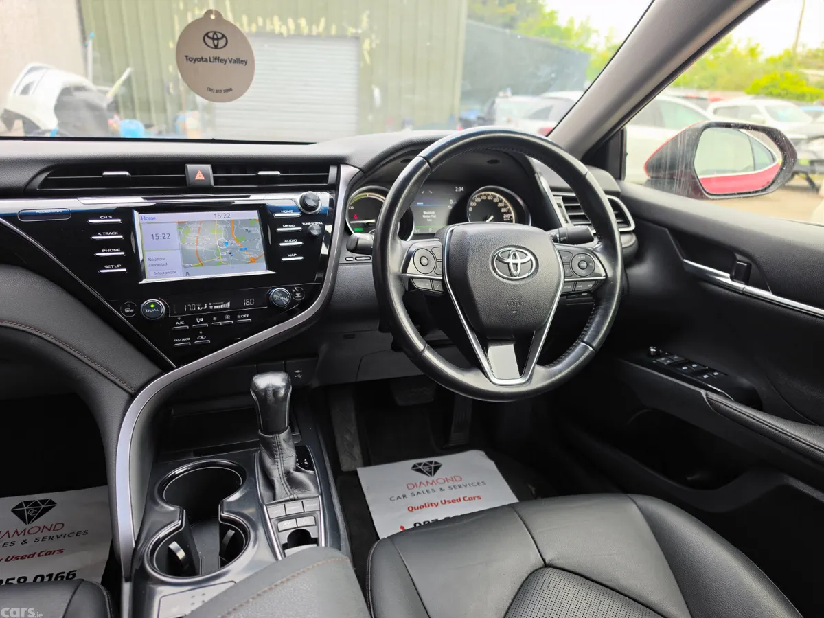 Toyota Camry Saloon, Petrol Hybrid, 2021, Red