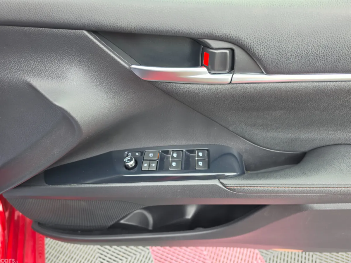 Toyota Camry Saloon, Petrol Hybrid, 2021, Red