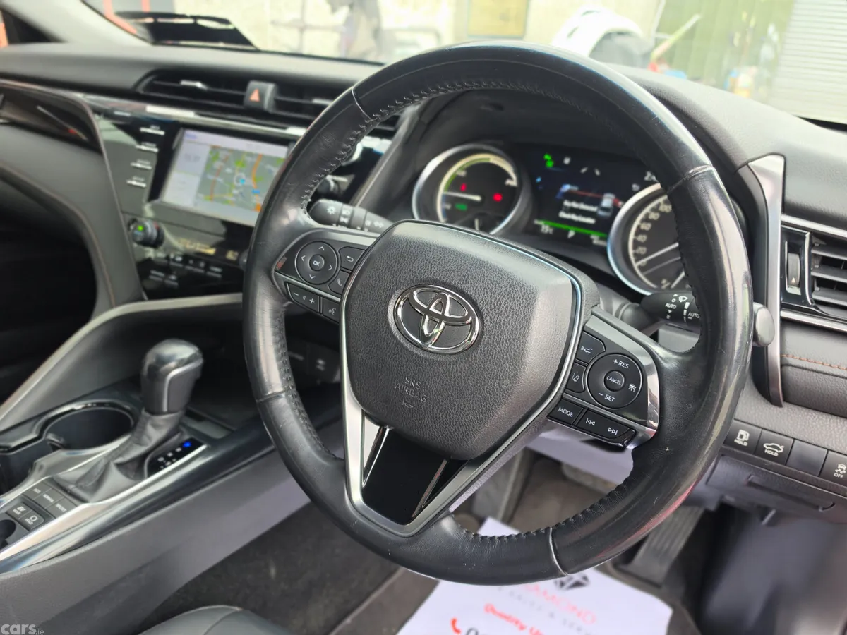 Toyota Camry Saloon, Petrol Hybrid, 2021, Red