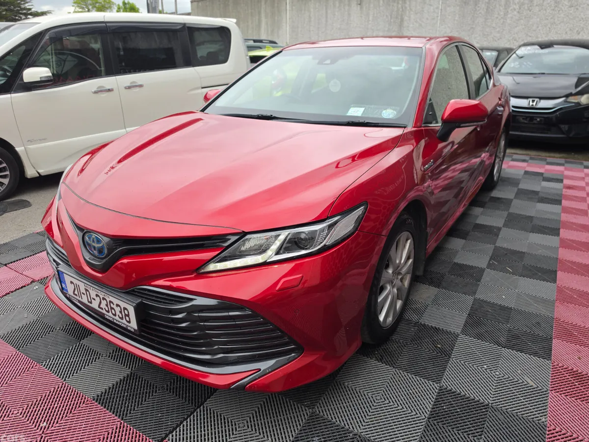Toyota Camry Saloon, Petrol Hybrid, 2021, Red