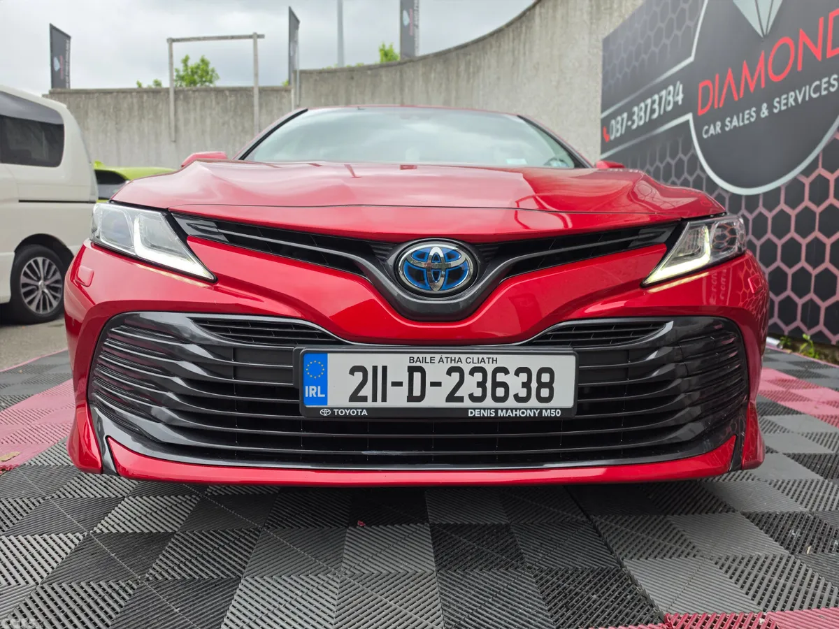 Toyota Camry Saloon, Petrol Hybrid, 2021, Red