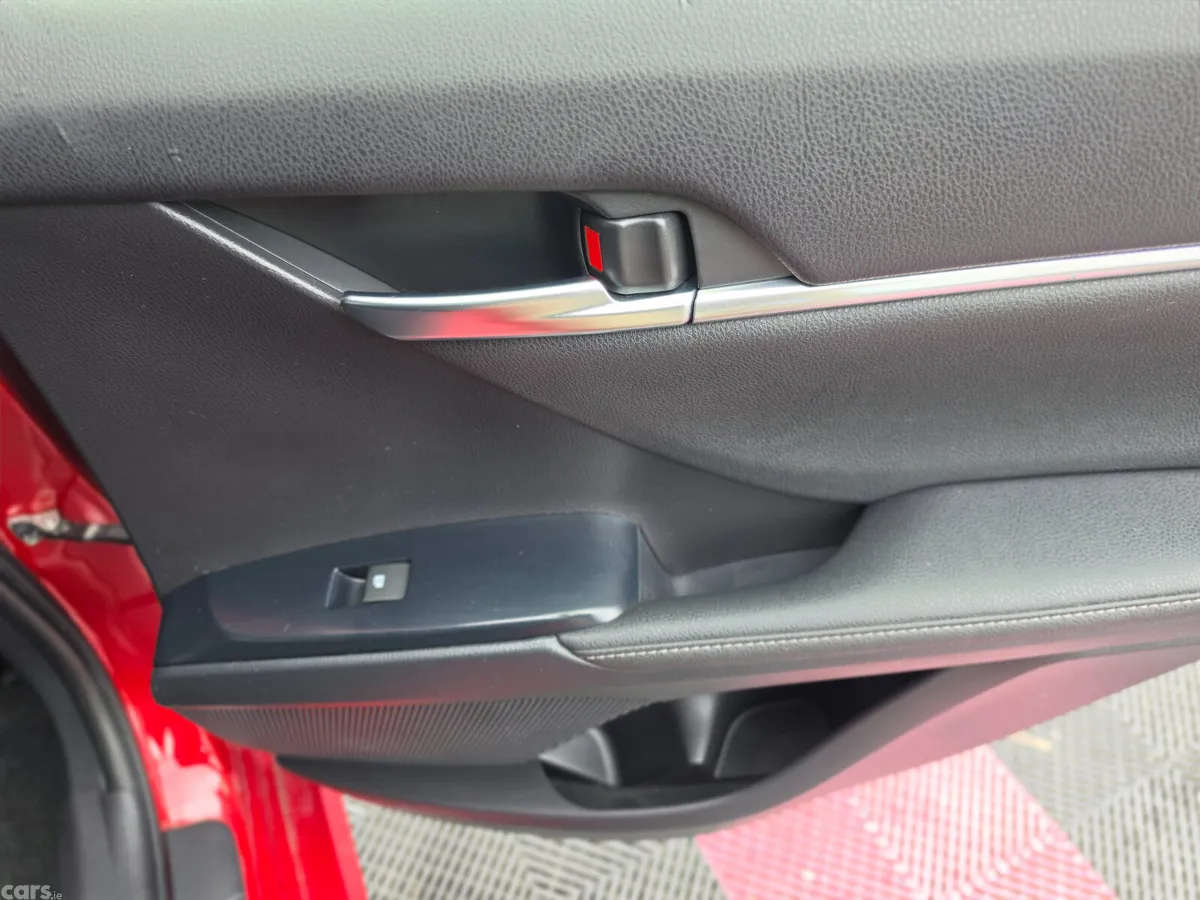 Toyota Camry Saloon, Petrol Hybrid, 2021, Red