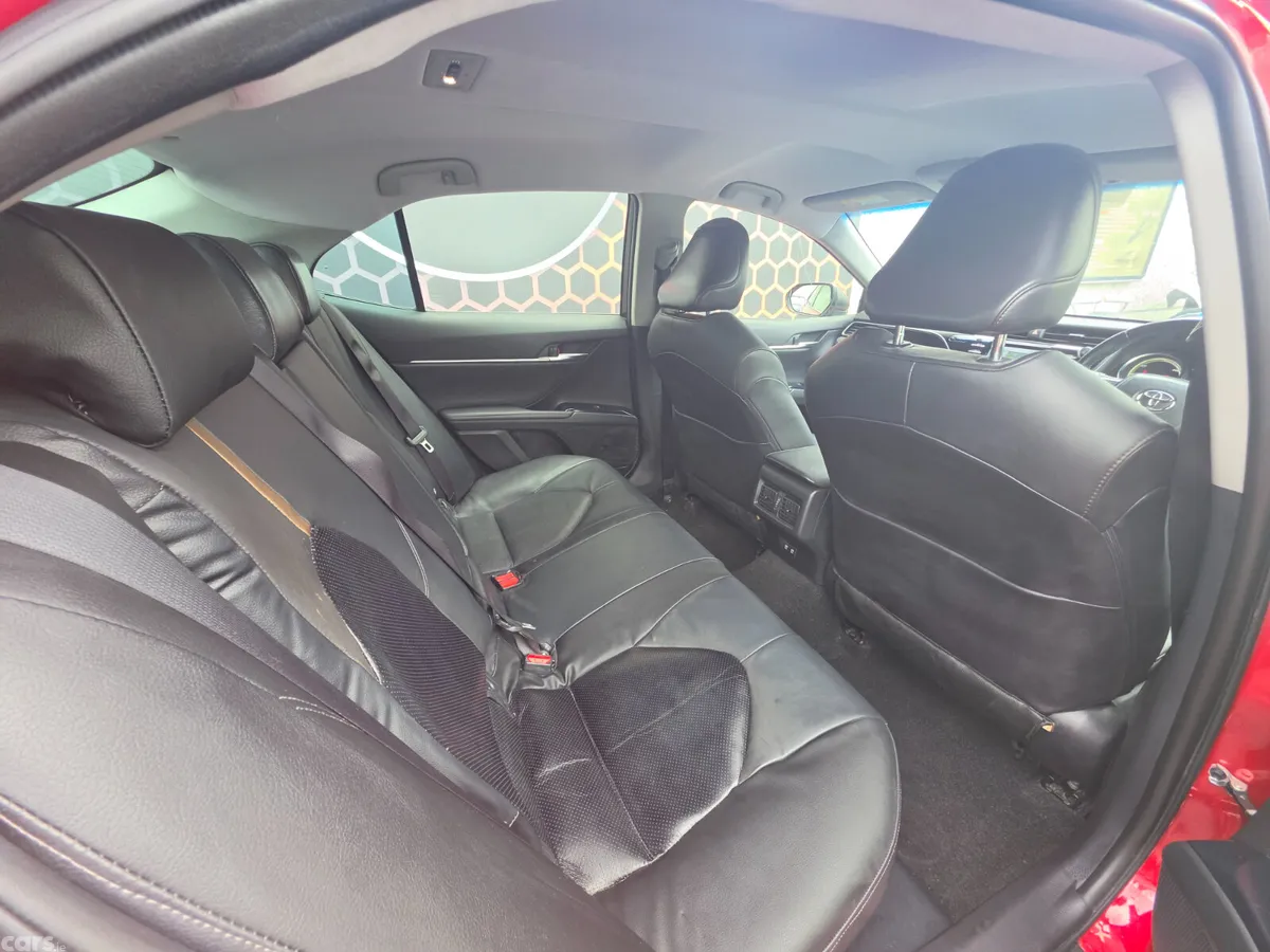 Toyota Camry Saloon, Petrol Hybrid, 2021, Red