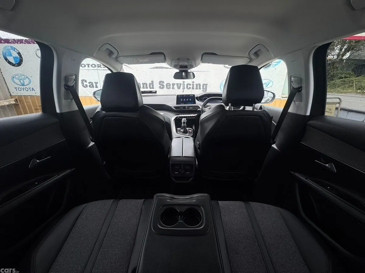 Peugeot 3008 MPV, Petrol, 2019, Grey