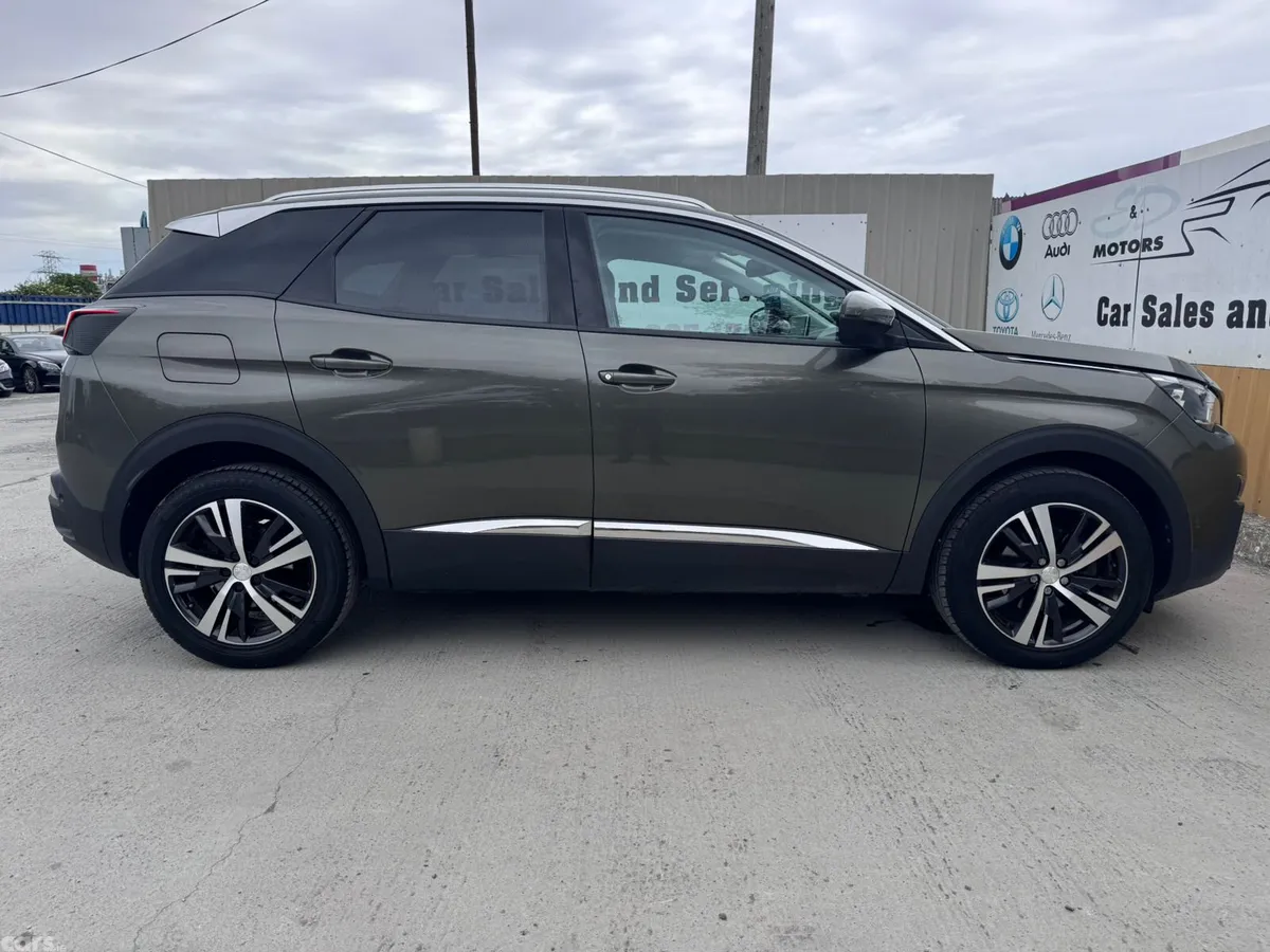 Peugeot 3008 MPV, Petrol, 2019, Grey