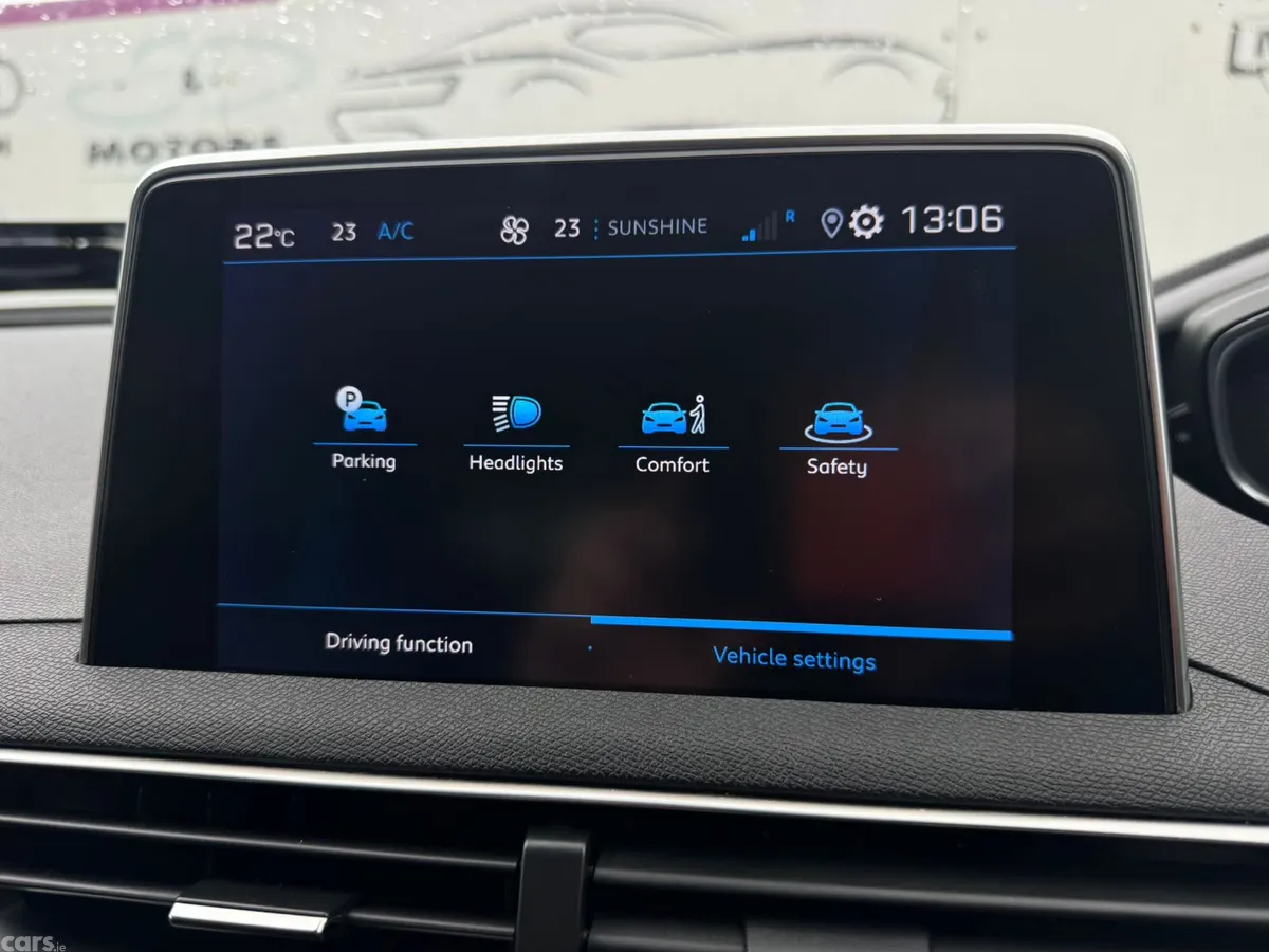 Peugeot 3008 MPV, Petrol, 2019, Grey