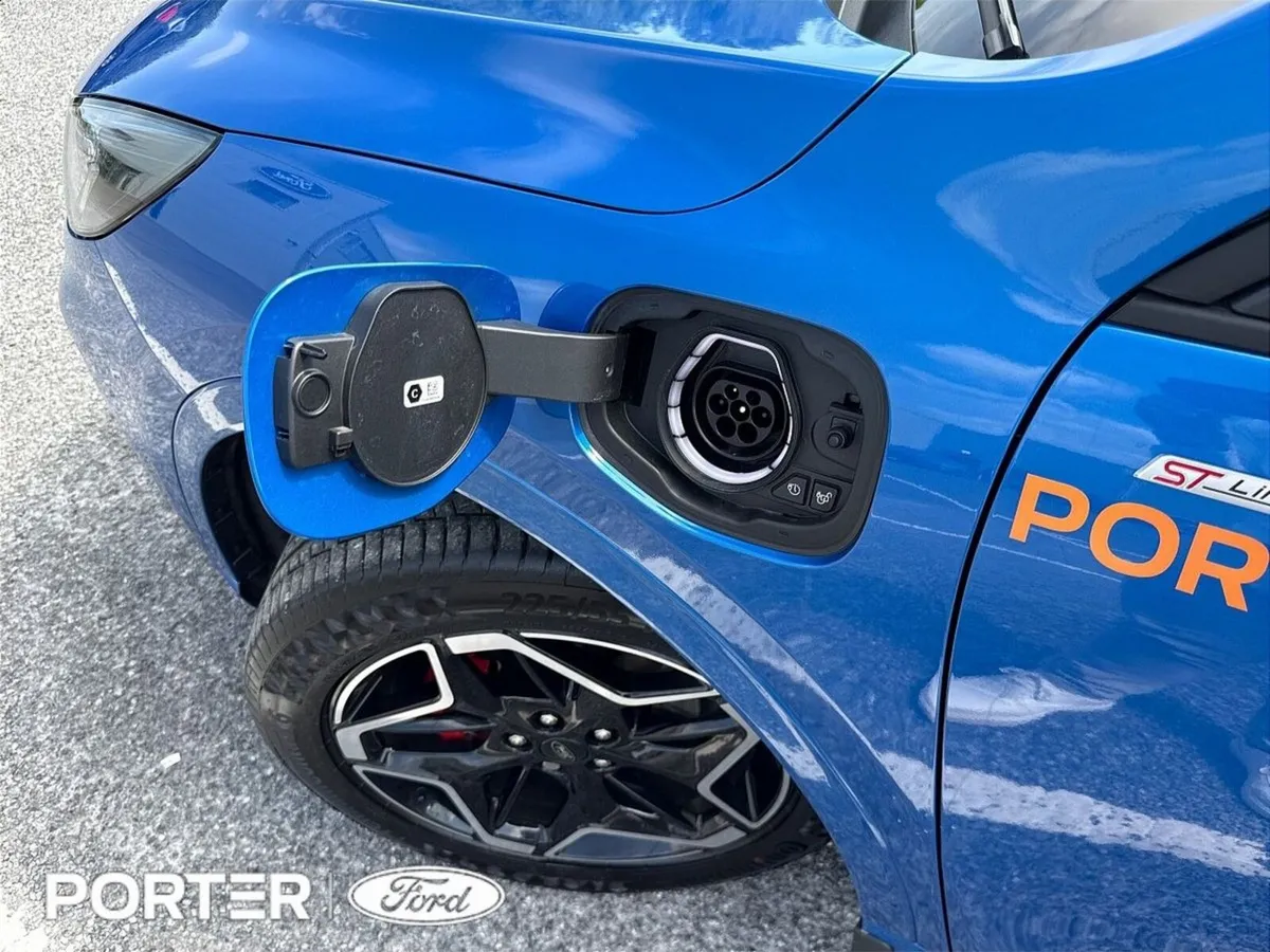 Ford Kuga SUV, Petrol Plug-in Hybrid, 2026, Blue