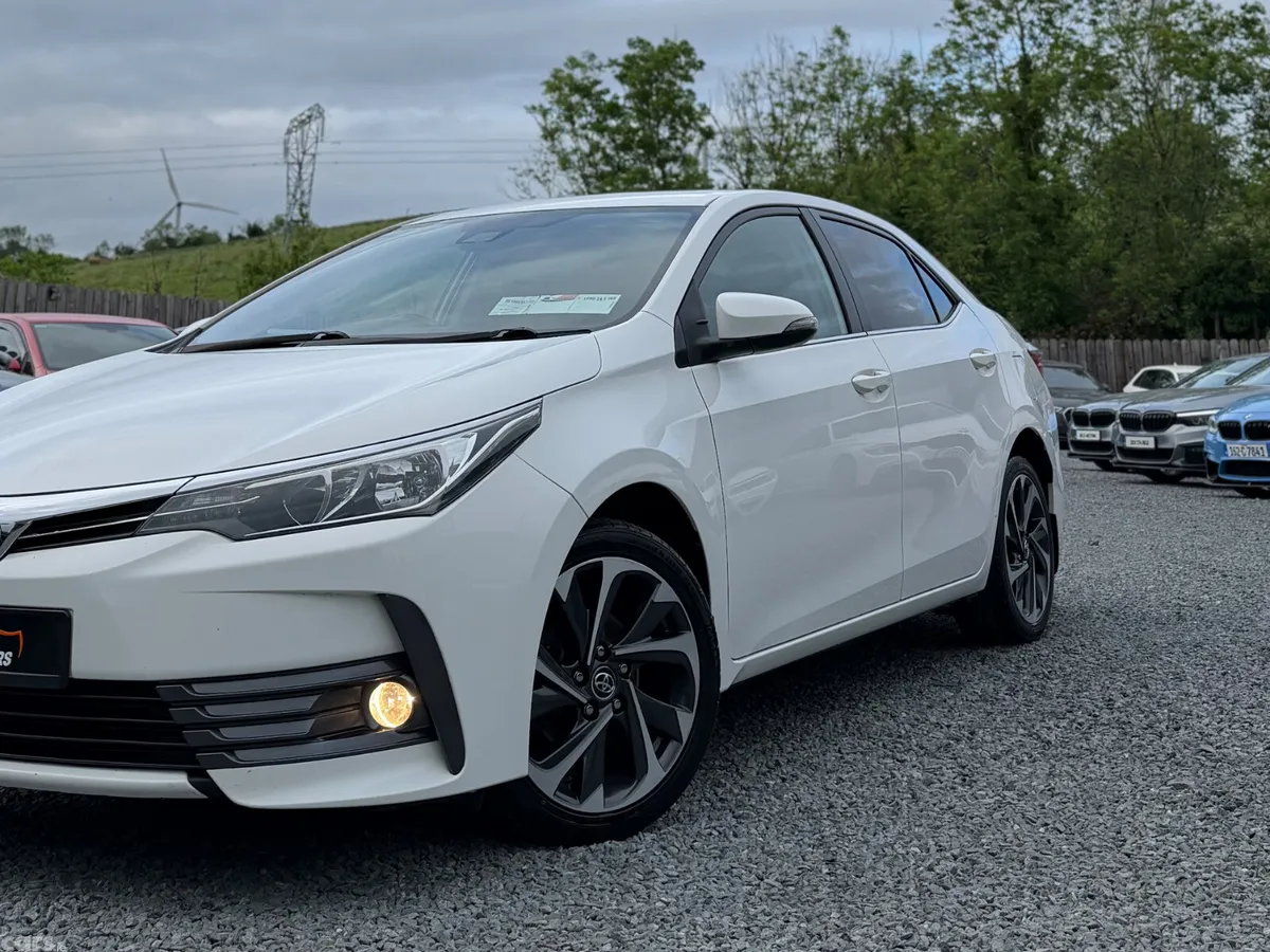Toyota Corolla Saloon, Diesel, 2017, White