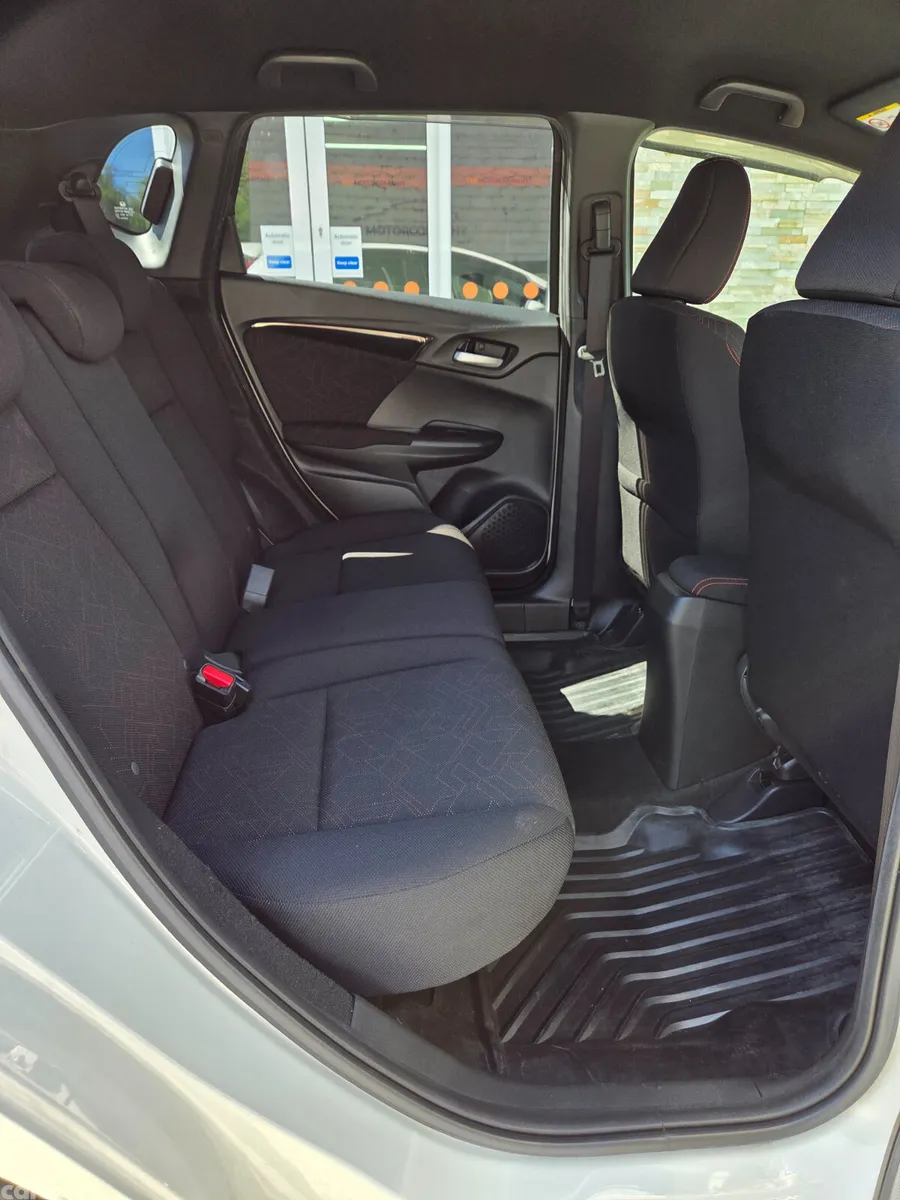 Honda Fit Hatchback, Petrol Hybrid, 2016, White