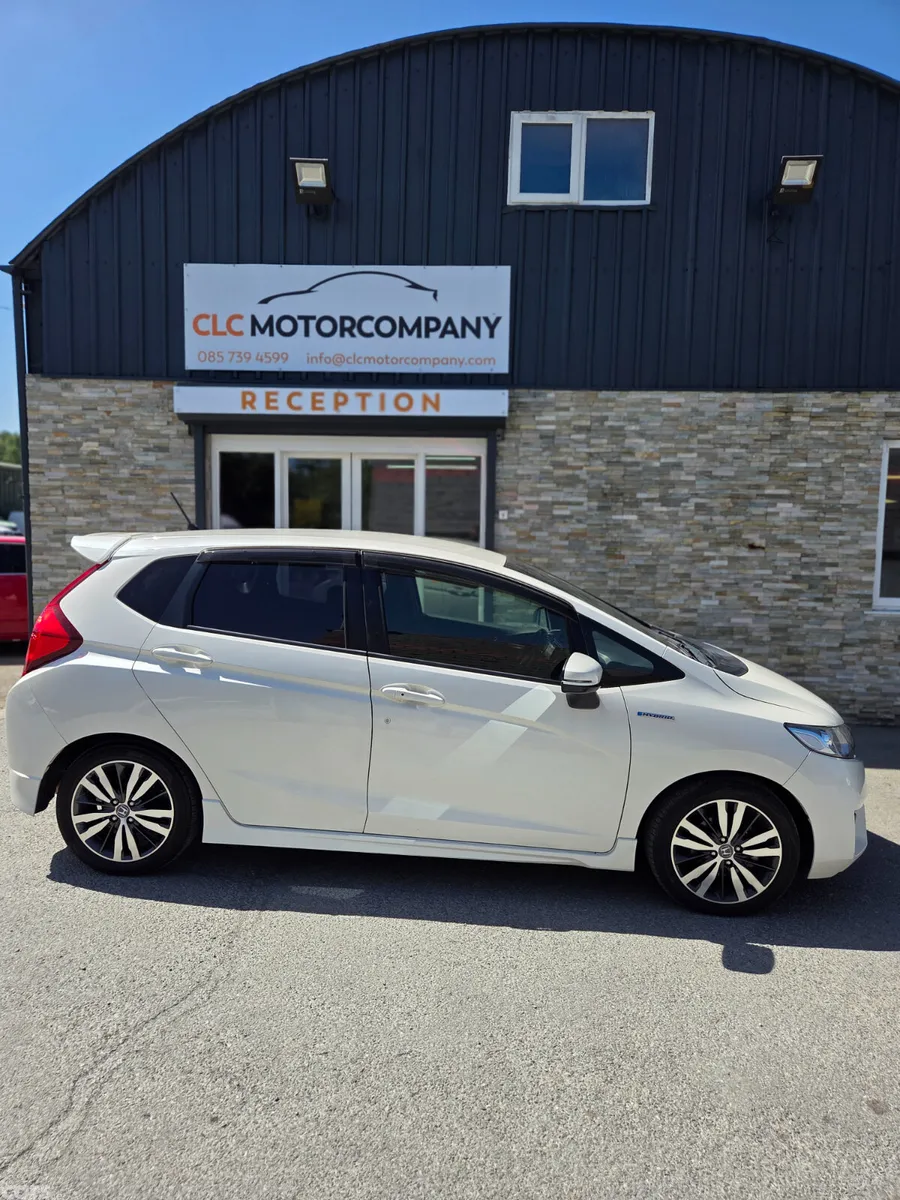 Honda Fit Hatchback, Petrol Hybrid, 2016, White