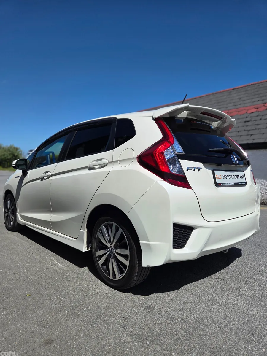 Honda Fit Hatchback, Petrol Hybrid, 2016, White
