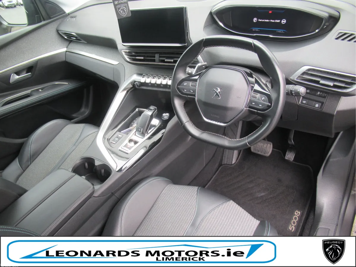 Peugeot 5008 MPV, Diesel, 2023, Blue