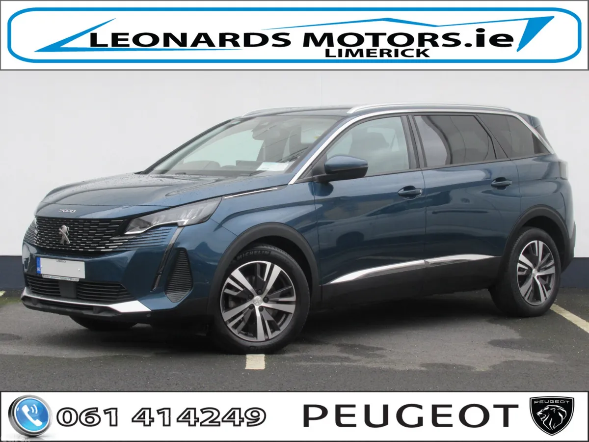 Peugeot 5008 MPV, Diesel, 2023, Blue