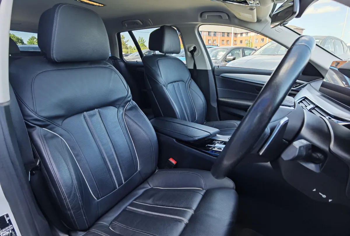 BMW 5-Series Estate, Petrol Plug-in Hybrid, 2022, White