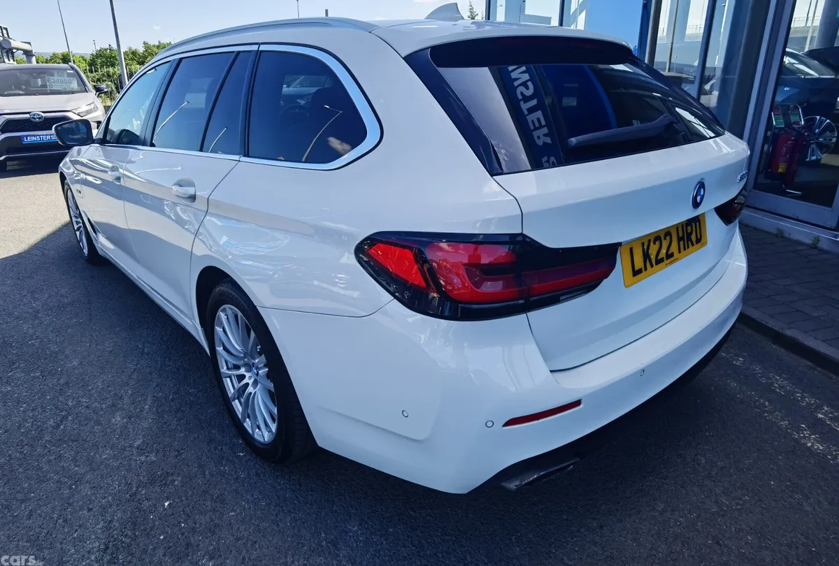 BMW 5-Series Estate, Petrol Plug-in Hybrid, 2022, White
