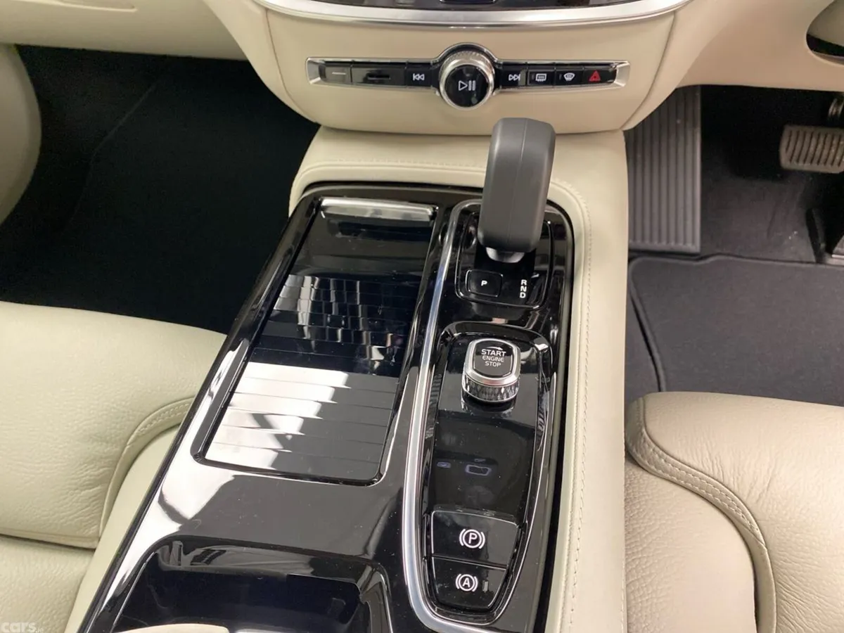 Volvo V60 Estate, Petrol Plug-in Hybrid, 2026, Black