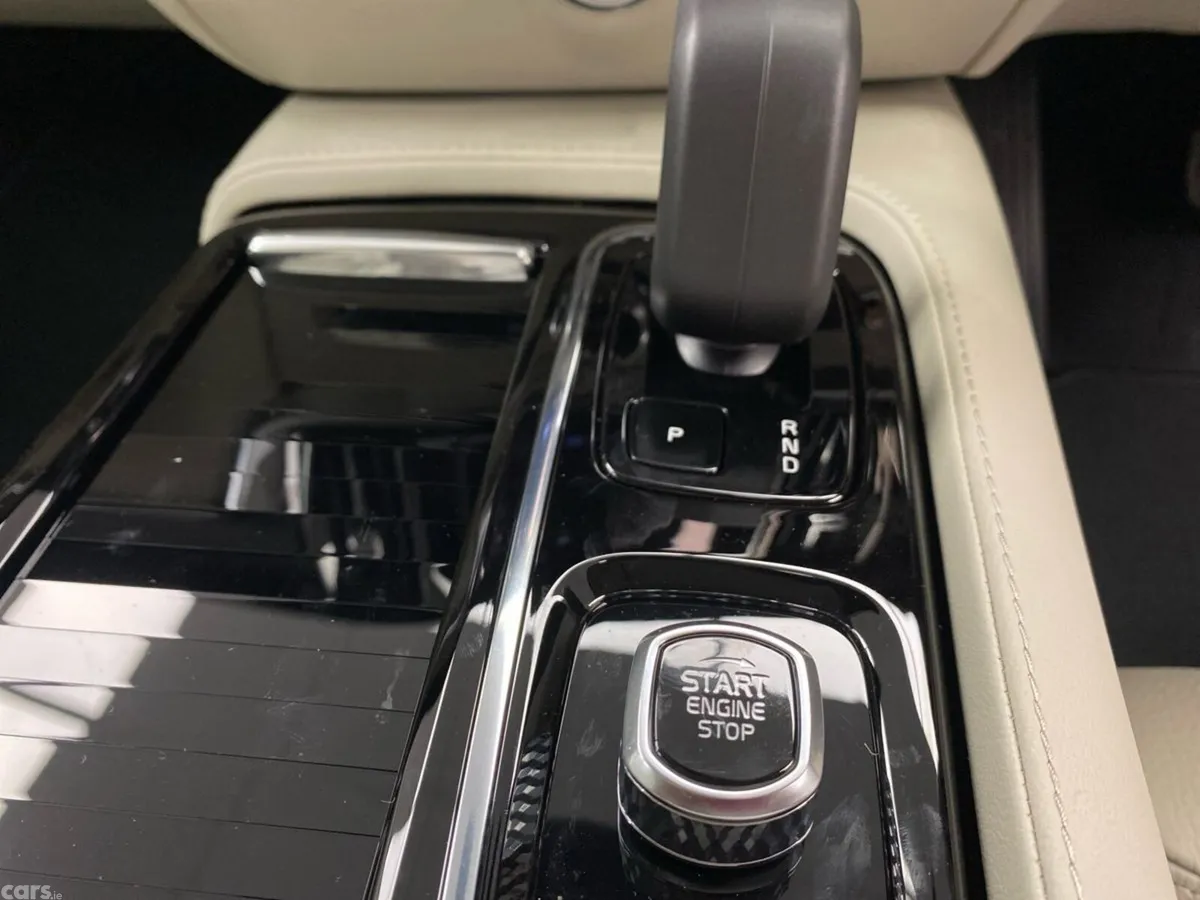 Volvo V60 Estate, Petrol Plug-in Hybrid, 2026, Black