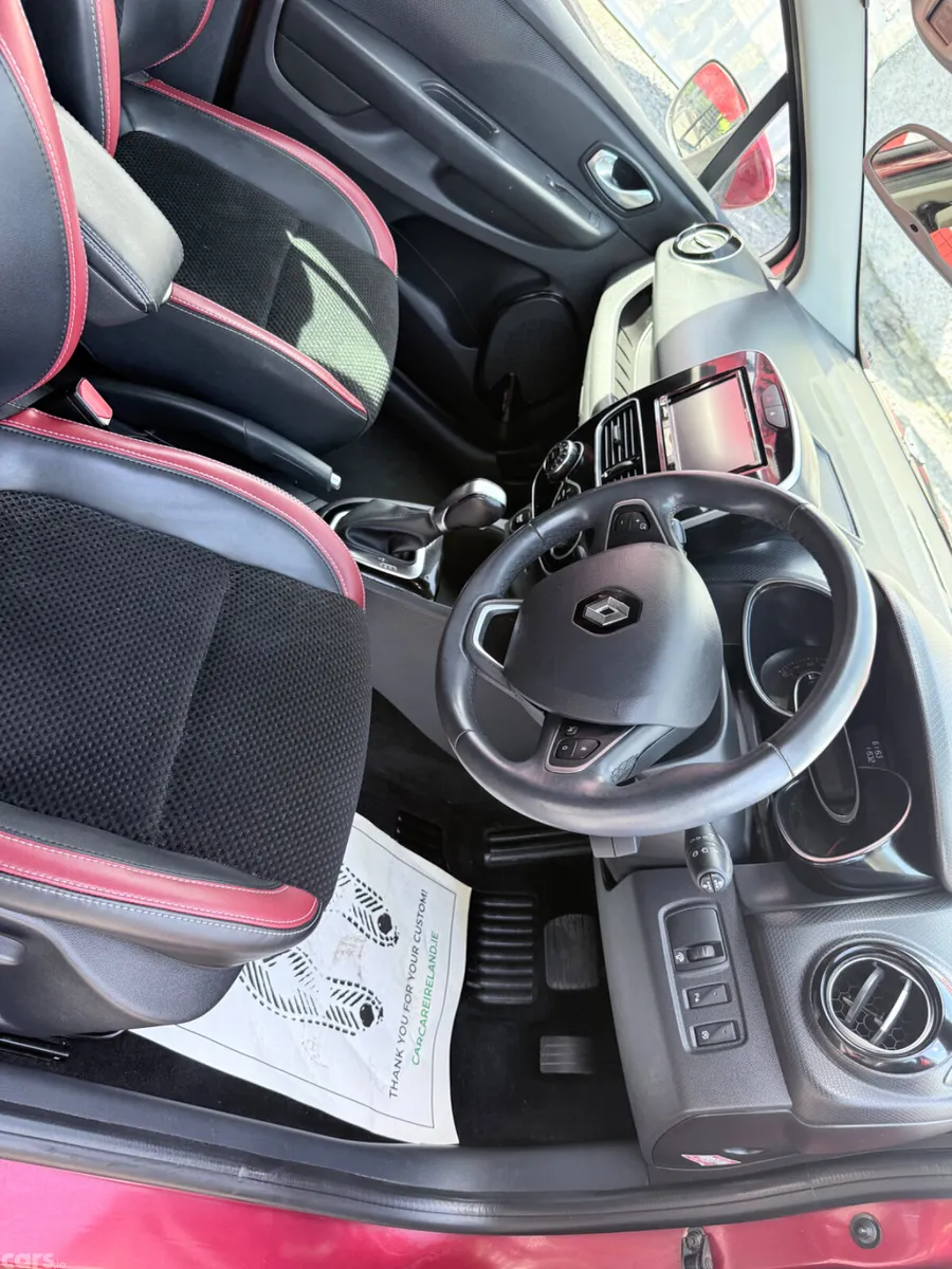 Renault Clio Hatchback, Petrol, 2017, Red