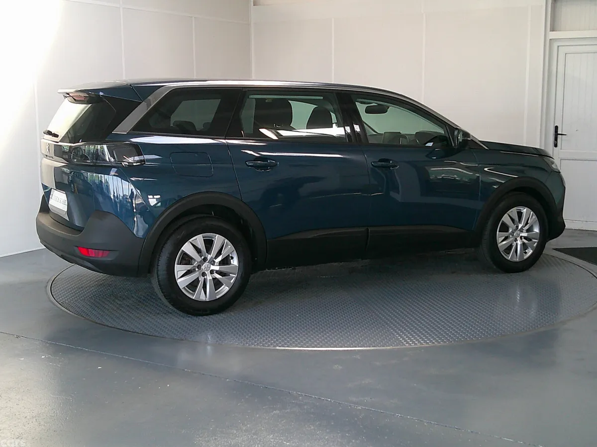 Peugeot 5008 SUV, Diesel, 2022, Blue