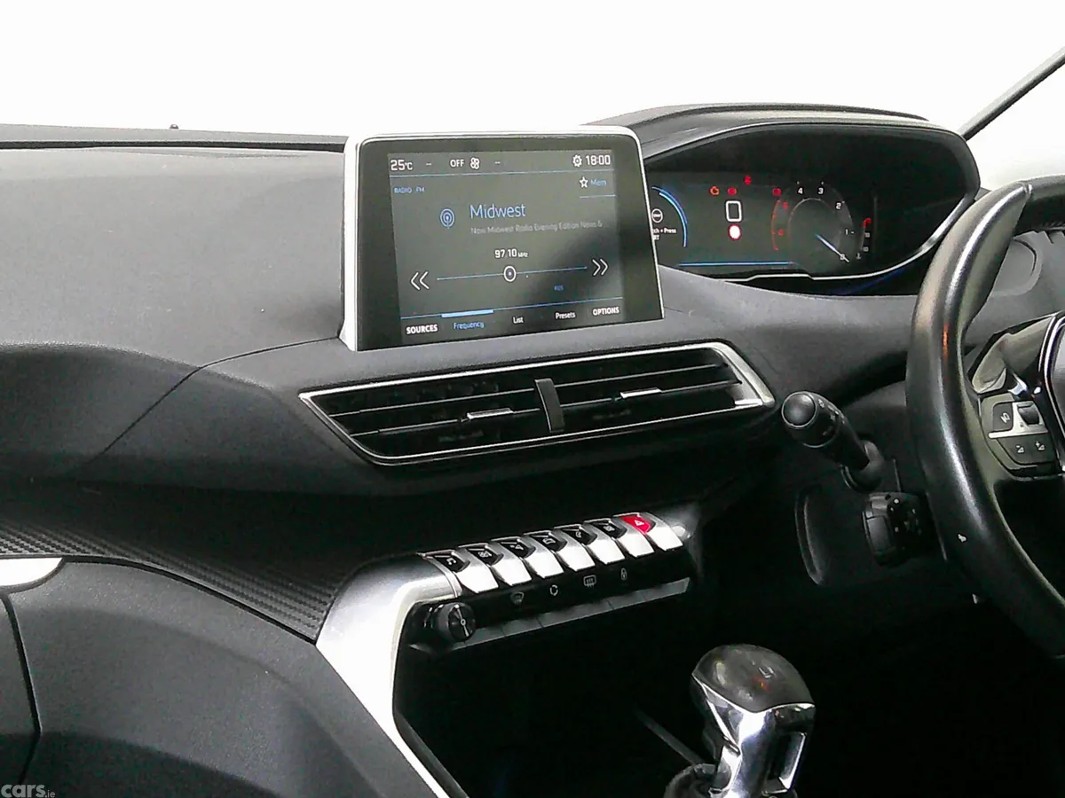 Peugeot 5008 SUV, Diesel, 2022, Blue