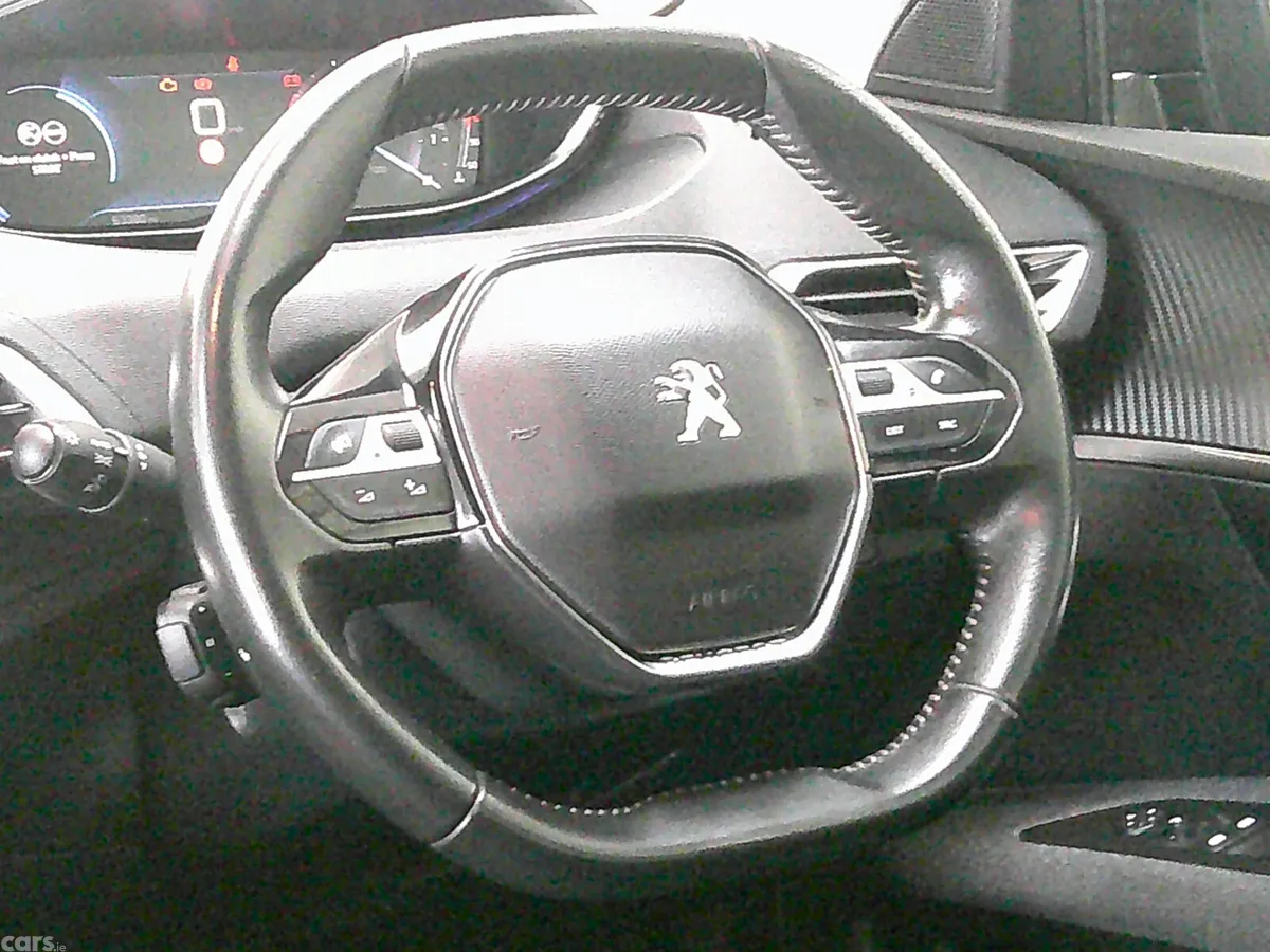 Peugeot 5008 SUV, Diesel, 2022, Blue