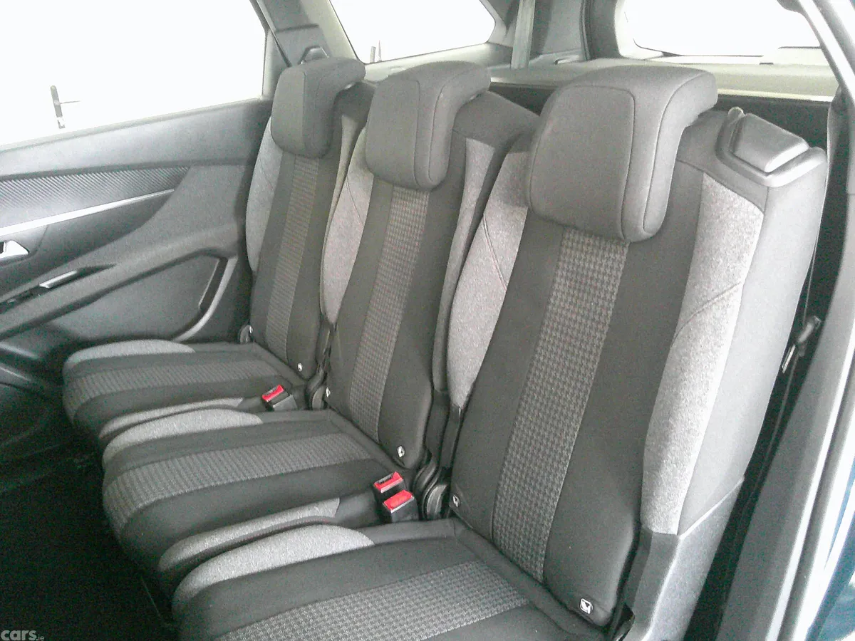 Peugeot 5008 SUV, Diesel, 2022, Blue