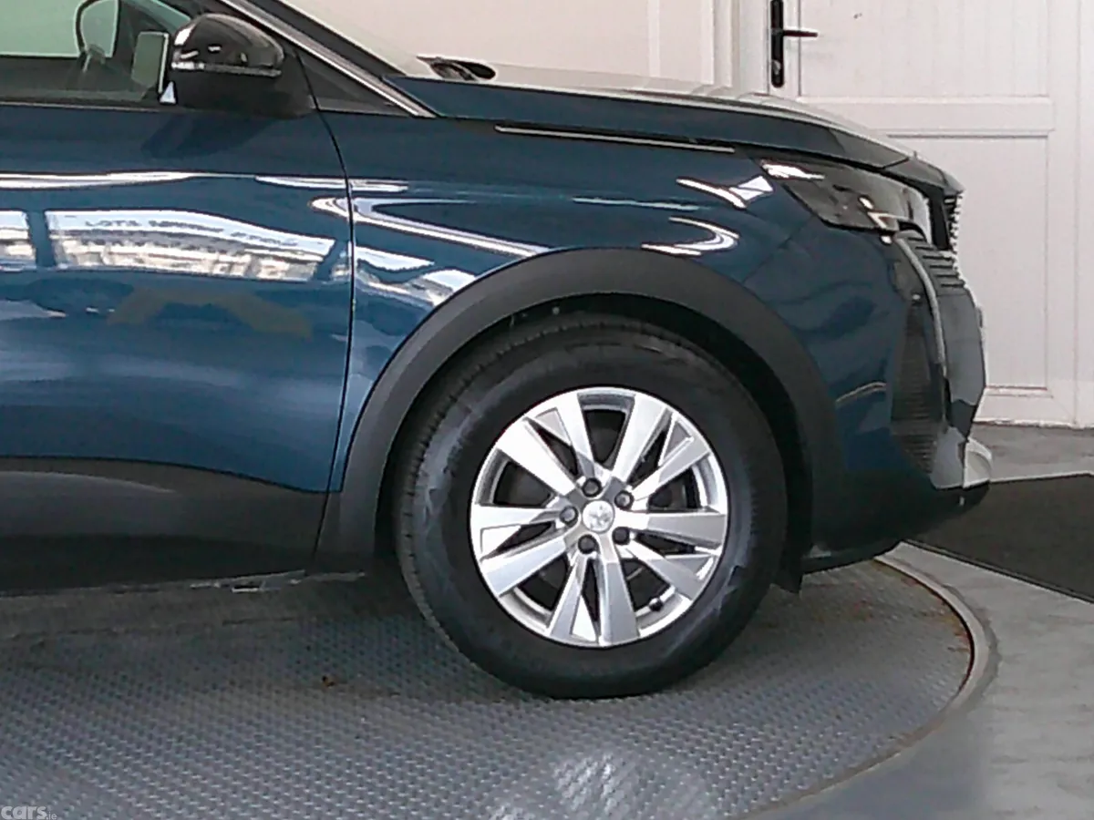 Peugeot 5008 SUV, Diesel, 2022, Blue