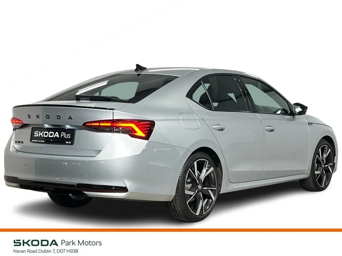 Skoda Octavia Saloon, Diesel, 2026, Silver
