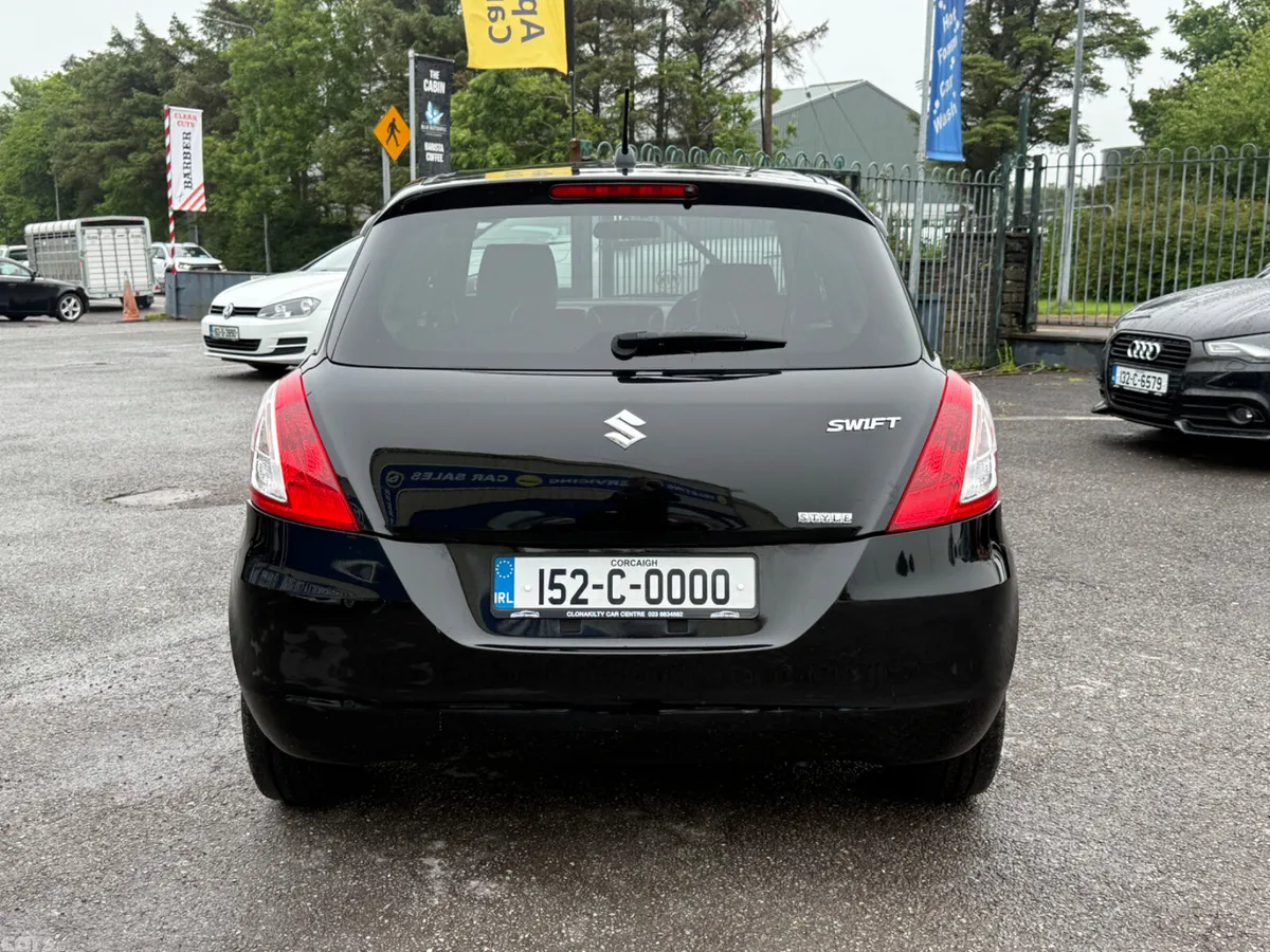 Suzuki Swift Hatchback, Petrol, 2015, Black