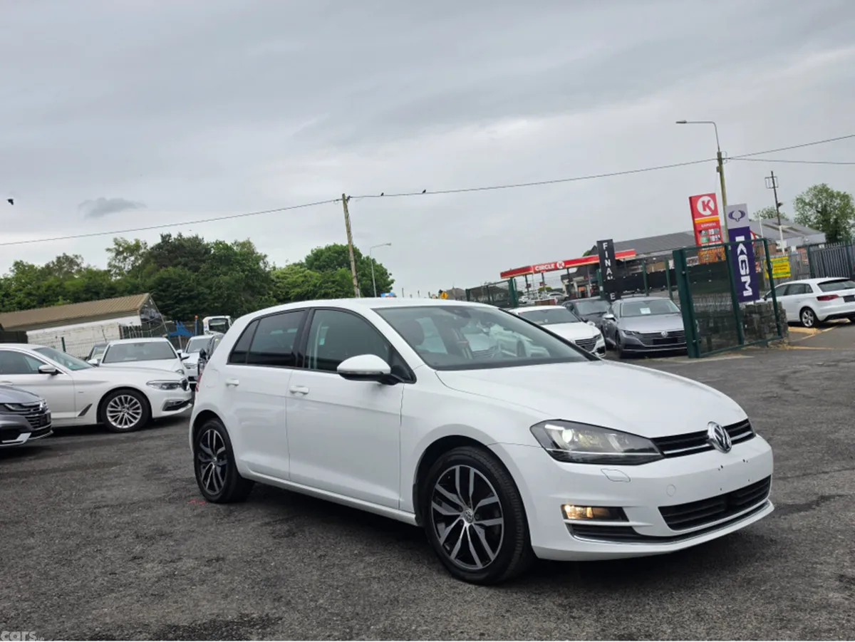 Volkswagen Golf Hatchback, Petrol, 2017, White